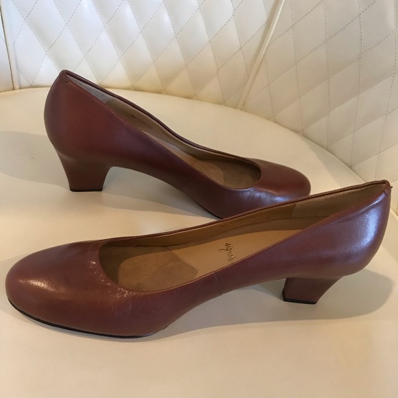 NWOT Trotters Shoes - Picture 2 of 5